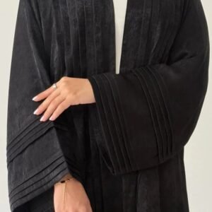 "A63- عباية حرير بنقوش وكسرات جذابة "