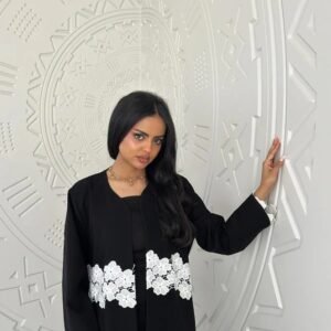 "A59-عباية سوداء مع جوبير فرنسي ابيض "