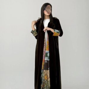 "A77- عباية مخمل ببطانة قطن ناعم بنقوش "